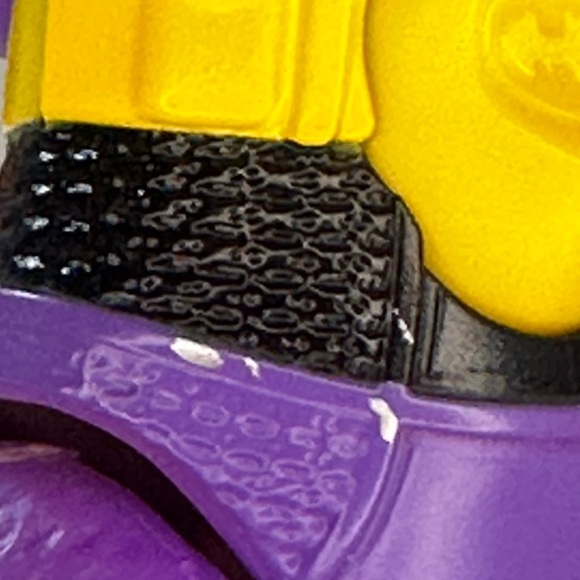 DC Comics Batgirl - Picture 9 of 10